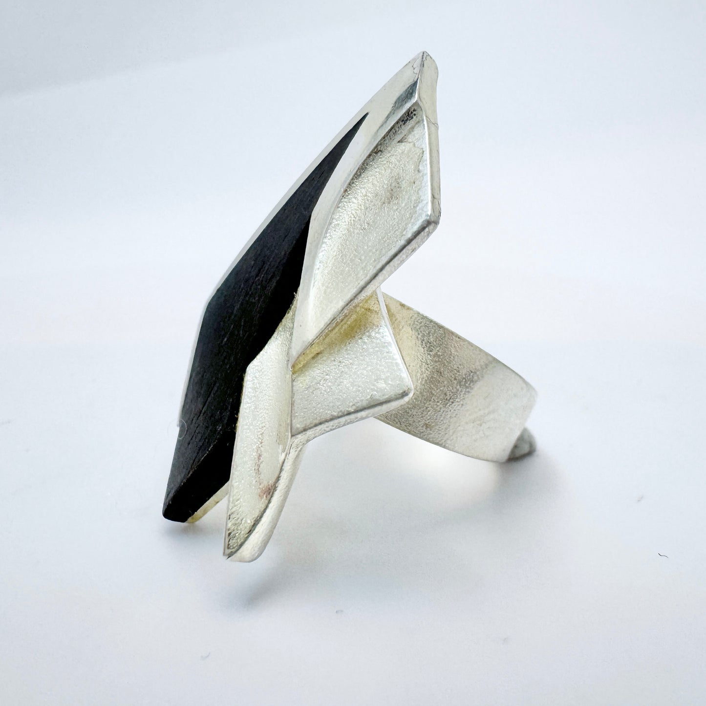 Zoltan Popovits for Lapponia, Finland 1983. Bold Vintage Sterling Silver Ebony Ring.