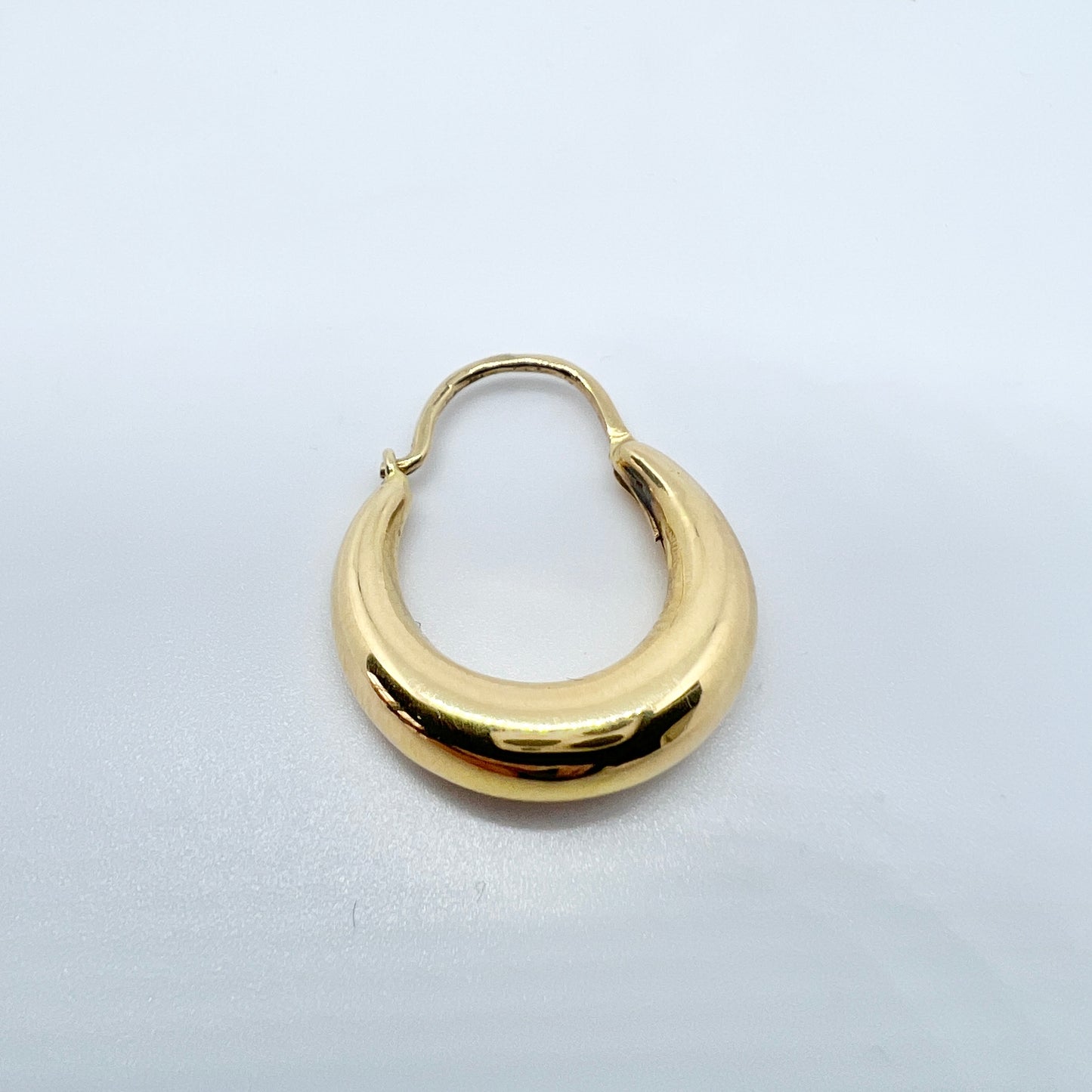 Sweden 1963. Vintage 18k Gold Single Earring.