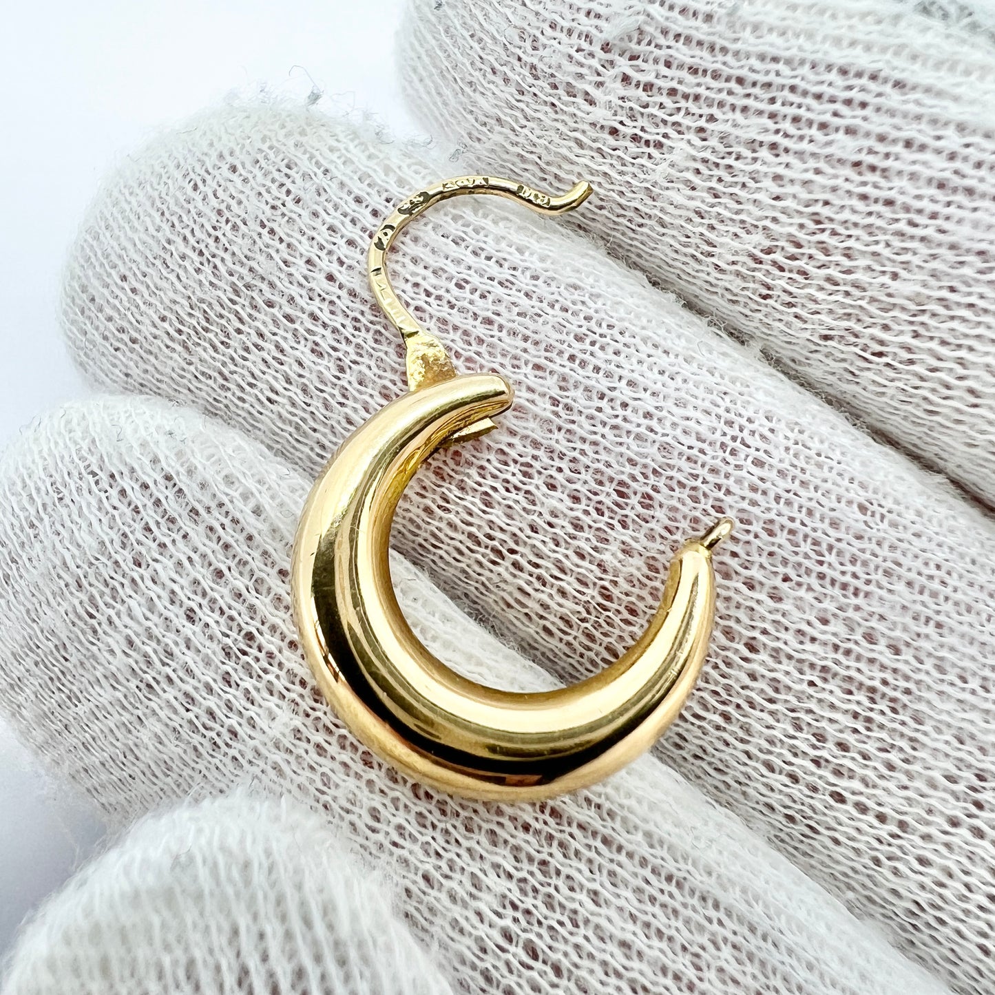 Sweden 1963. Vintage 18k Gold Single Earring.