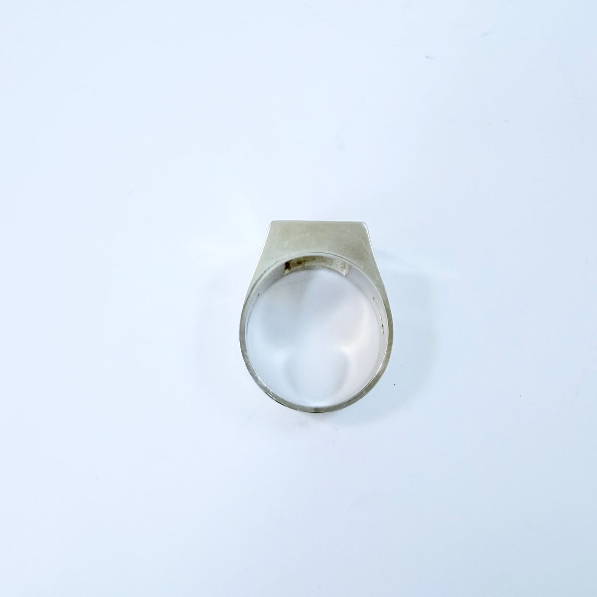 G Dahlgren, Sweden 1968. Vintage Solid SIlver Quartz Signet Ring.