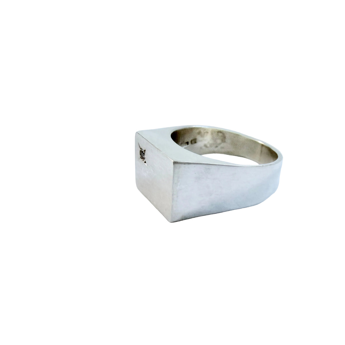 G Dahlgren, Sweden 1968. Vintage Solid SIlver Quartz Signet Ring.
