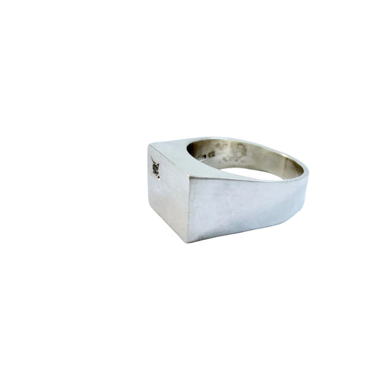 G Dahlgren, Sweden 1968. Vintage Solid SIlver Quartz Signet Ring.