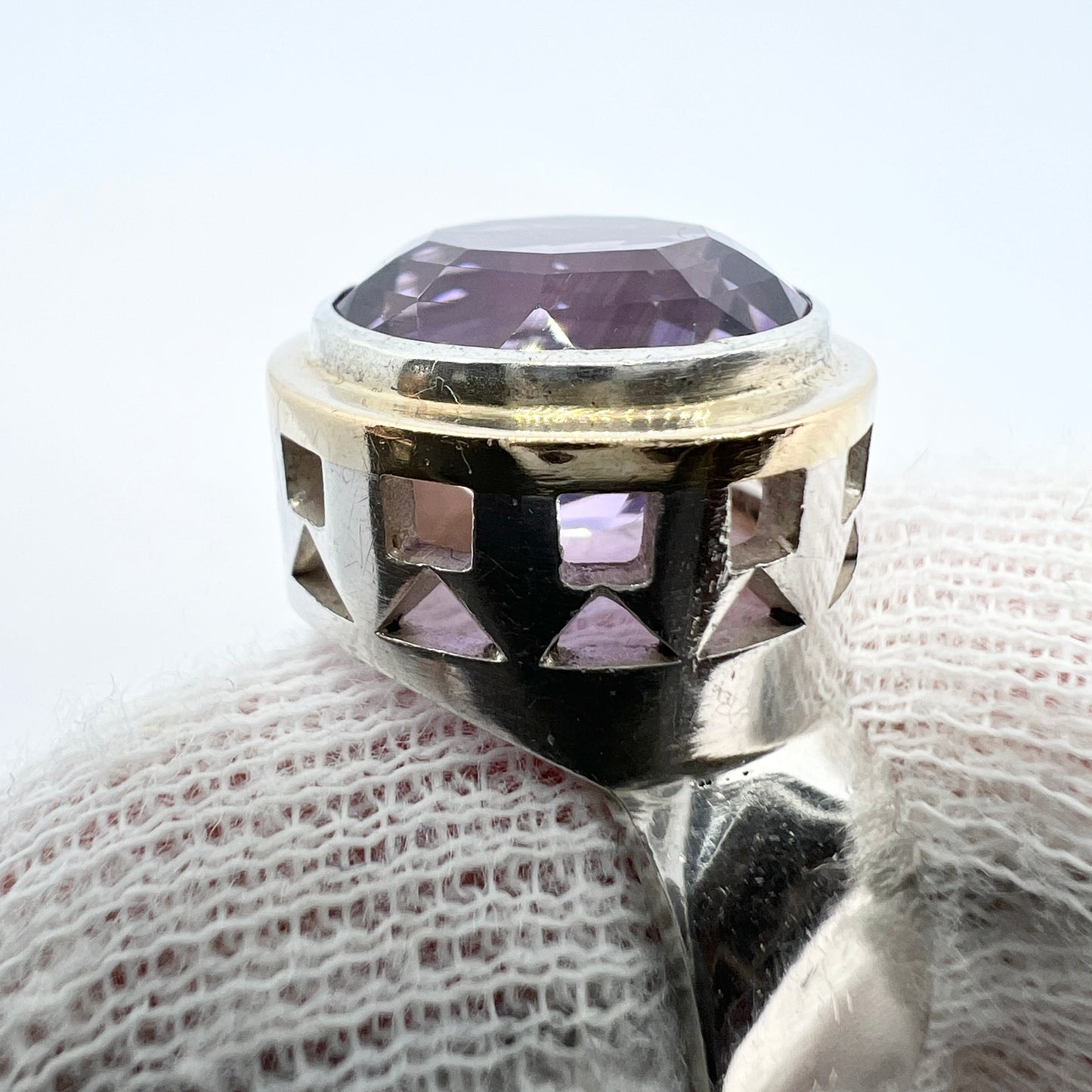 Anders Högberg, Sweden 1965. Vintage Sterling Silver 18k Gold Amethyst Ring. Signed.