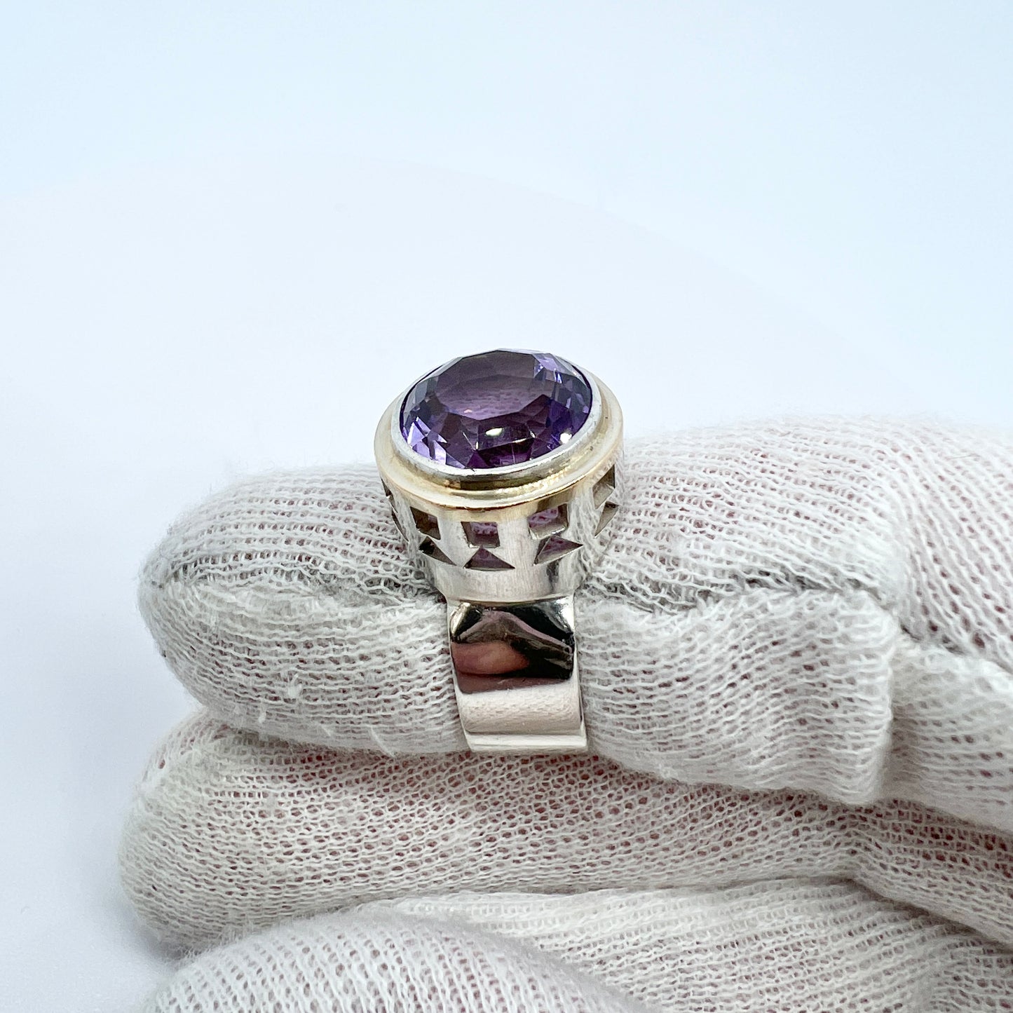 Anders Högberg, Sweden 1965. Vintage Sterling Silver 18k Gold Amethyst Ring. Signed.