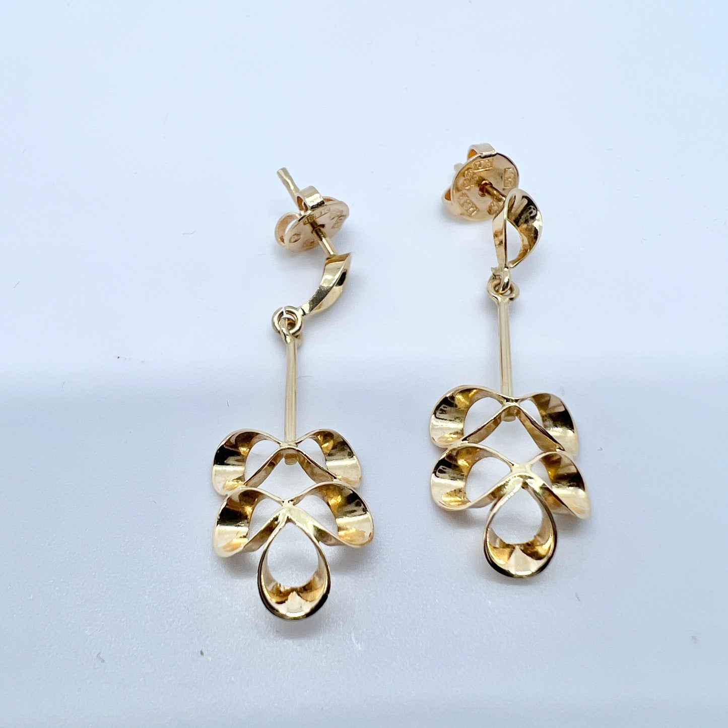 Theresia Hvorslev for Alton, Sweden year 1970. Vintage 18k Gold Earrings.