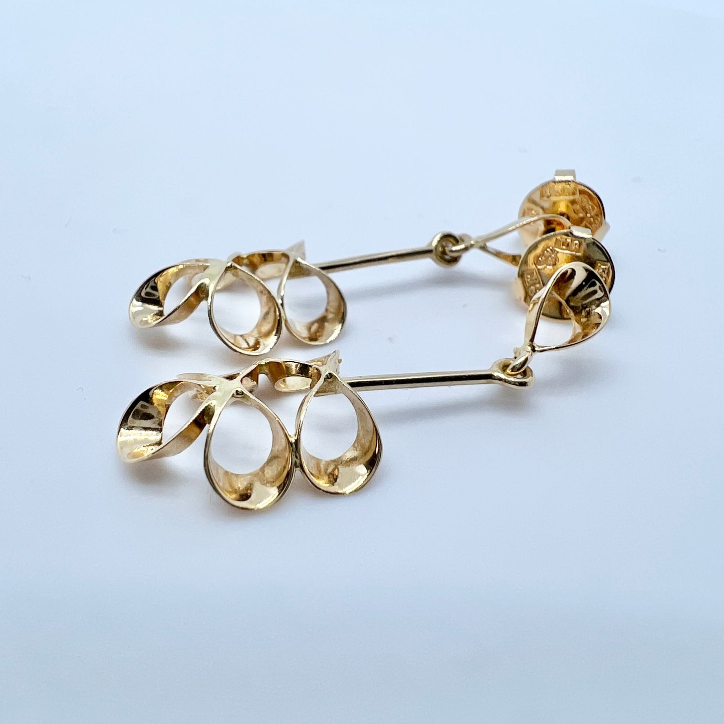 Theresia Hvorslev for Alton, Sweden year 1970. Vintage 18k Gold Earrings.