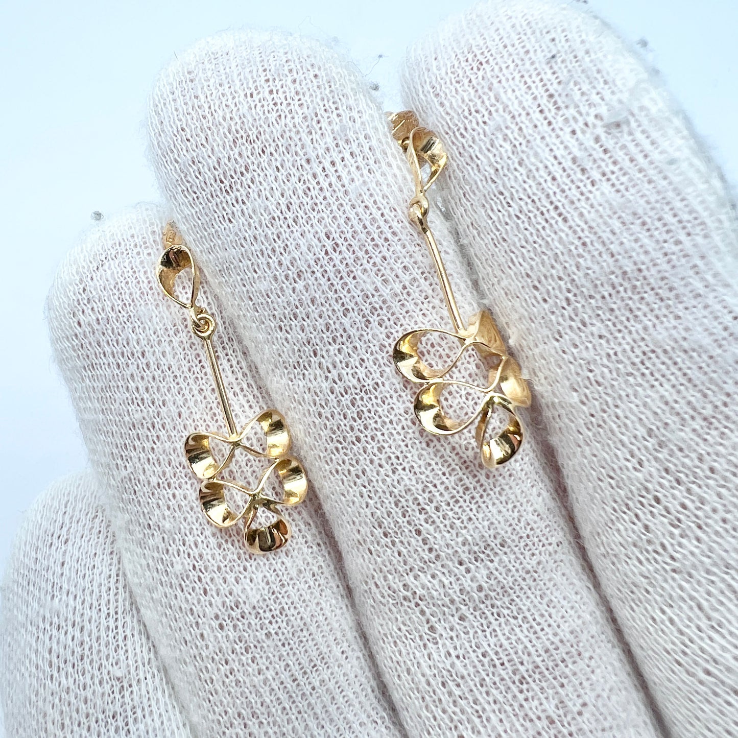 Theresia Hvorslev for Alton, Sweden year 1970. Vintage 18k Gold Earrings.