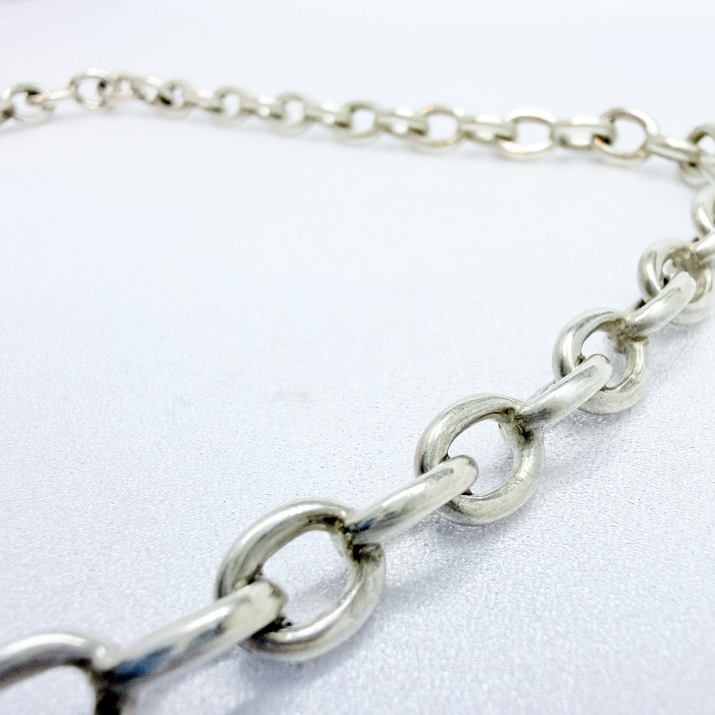 RAUFF, Denmark. Sterling Silver Heart Toogle Clasp Chain Necklace.