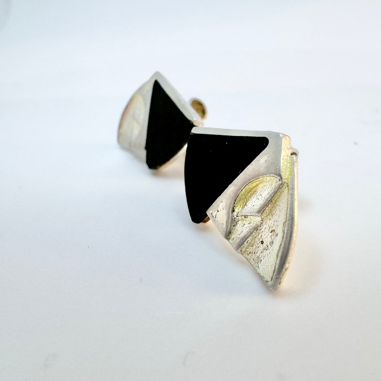 Zoltan Popovits for Lapponia, Finland ca 1983. Vintage Sterling Silver Ebony Stud Earrings.