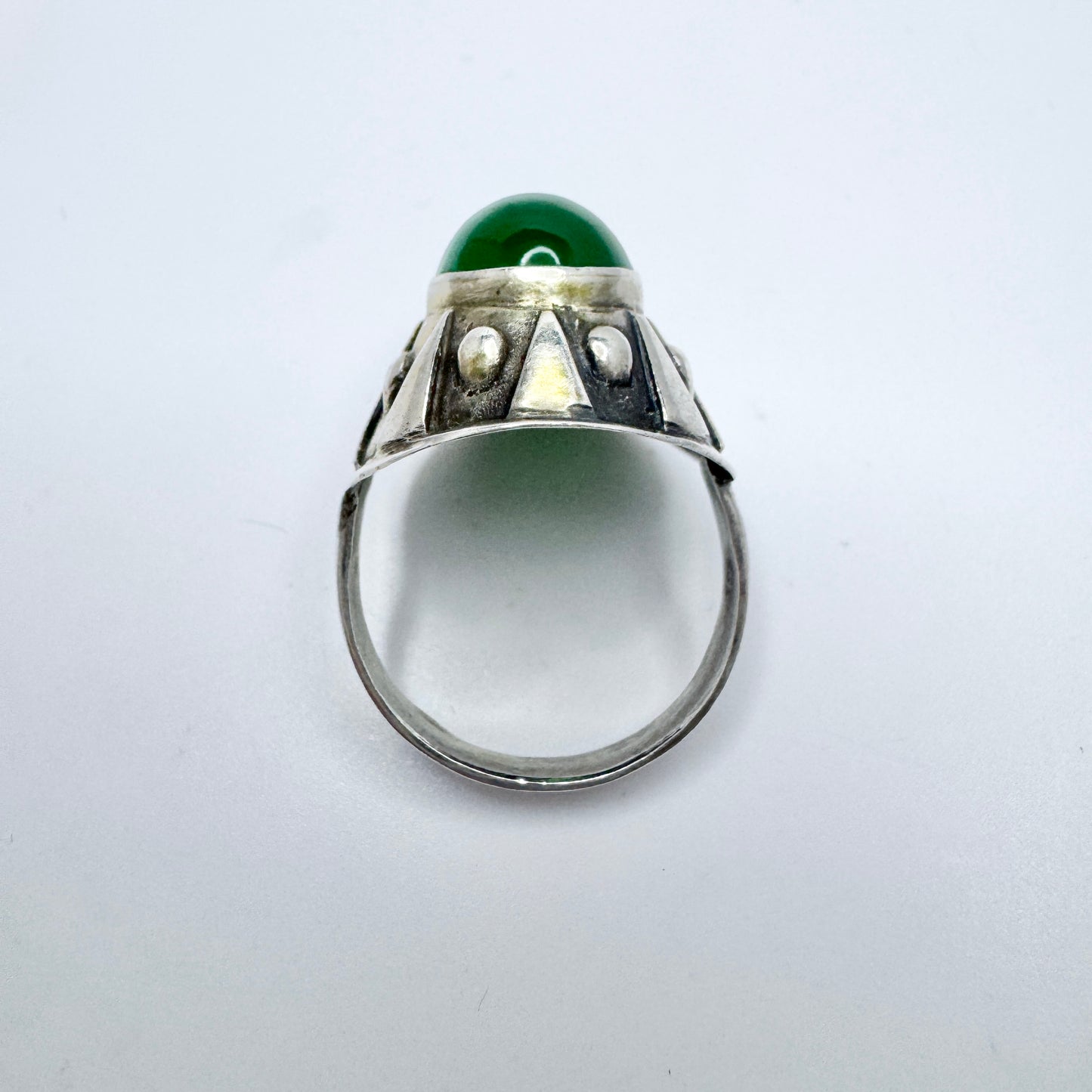 Vintage 1950s. Mid-century Modern Solid Silver Green Chrysoprase Ring.