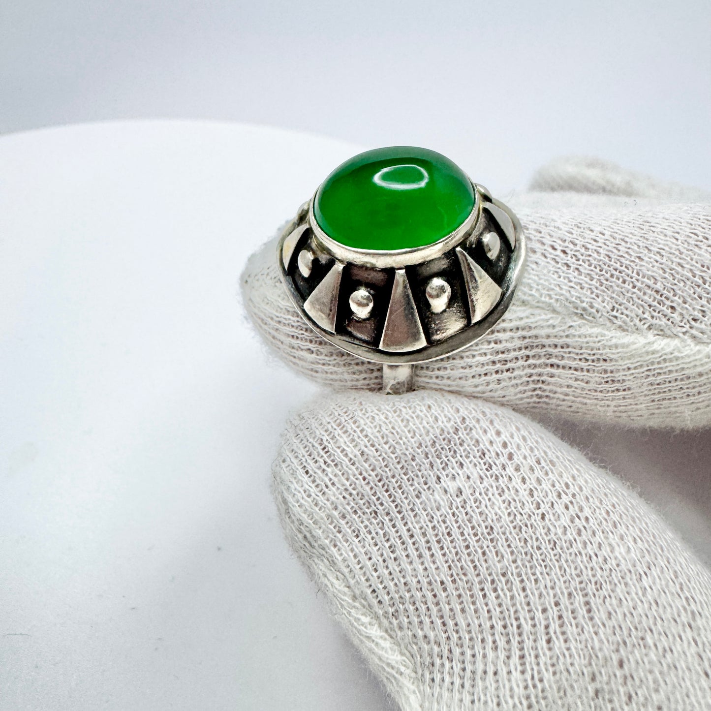 Vintage 1950s. Mid-century Modern Solid Silver Green Chrysoprase Ring.