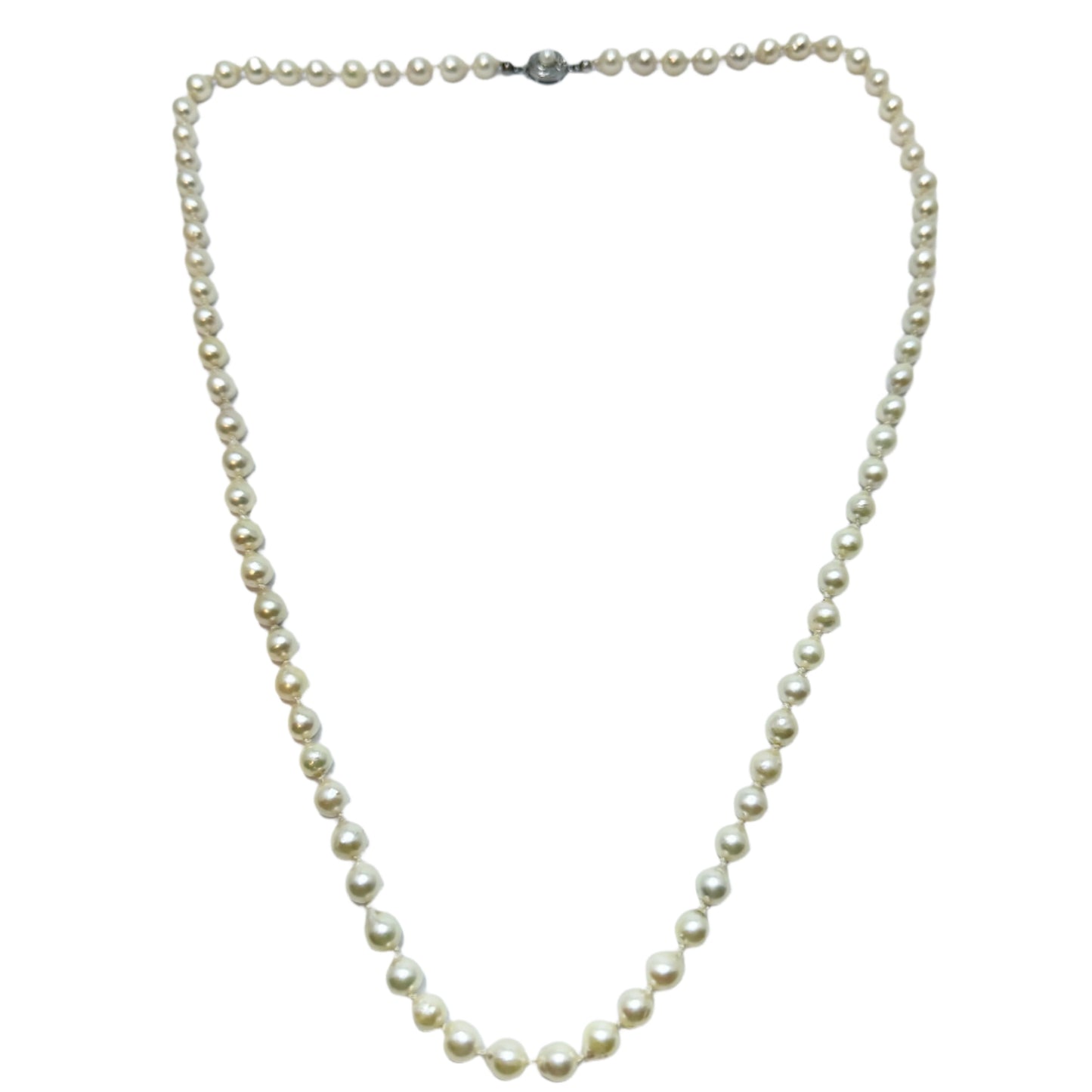 JKa Kohle、ドイツ。ヴィンテージ 27 インチ バロック アコヤ パール ネックレス。スターリング クラスプ。