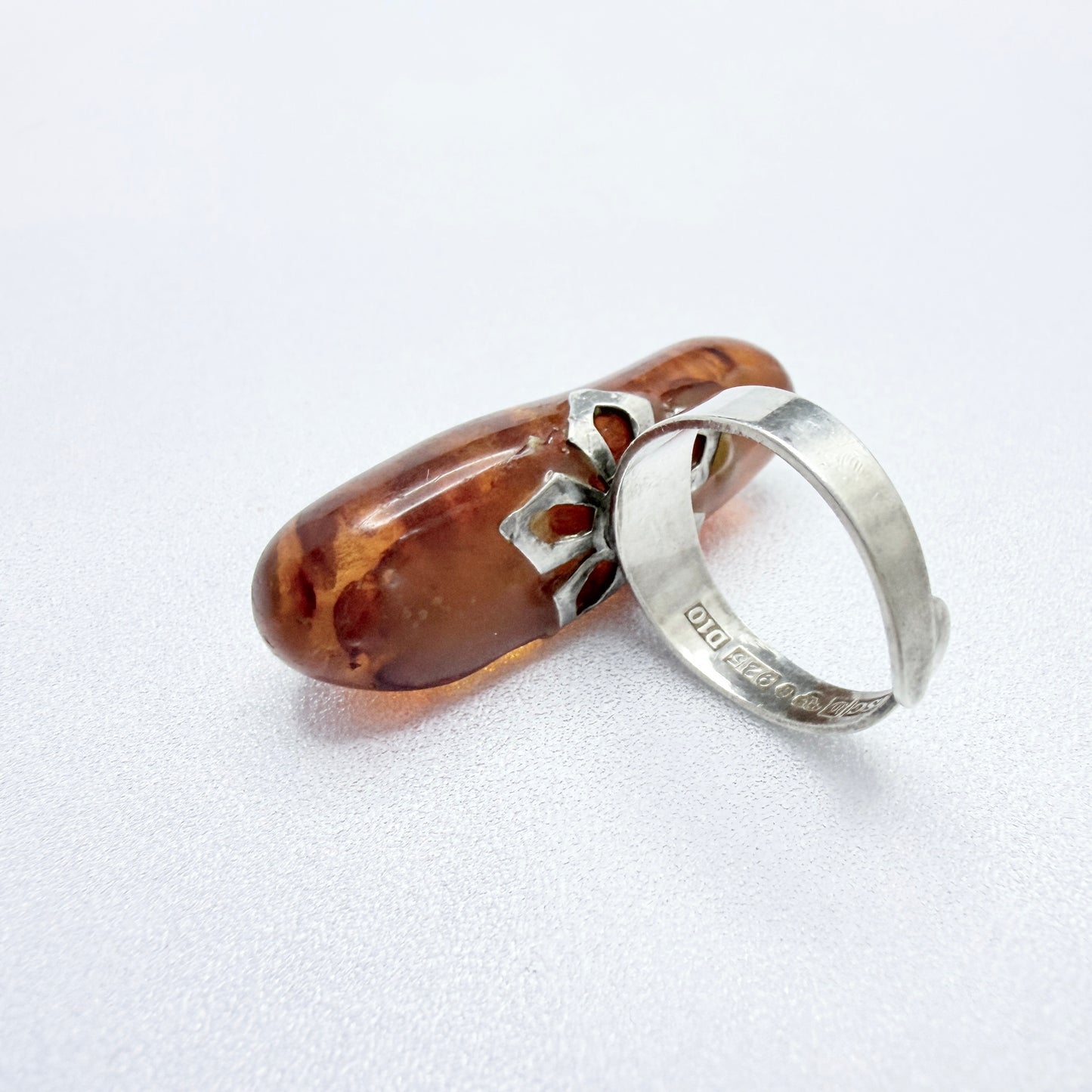 Hedbergs, Sweden 1978. Vintage Solid Silver Large Amber Ring.