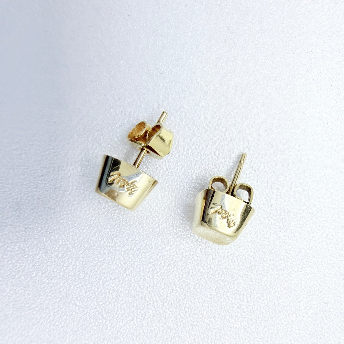 Sigurd Persson for Ateljé Stigbert, Sweden 1950s. Vintage 18k Gold Stud Earrings. Design: Cube.