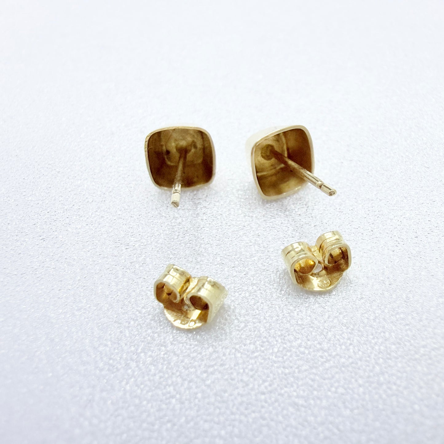 Sigurd Persson for Ateljé Stigbert, Sweden 1950s. Vintage 18k Gold Stud Earrings. Design: Cube.