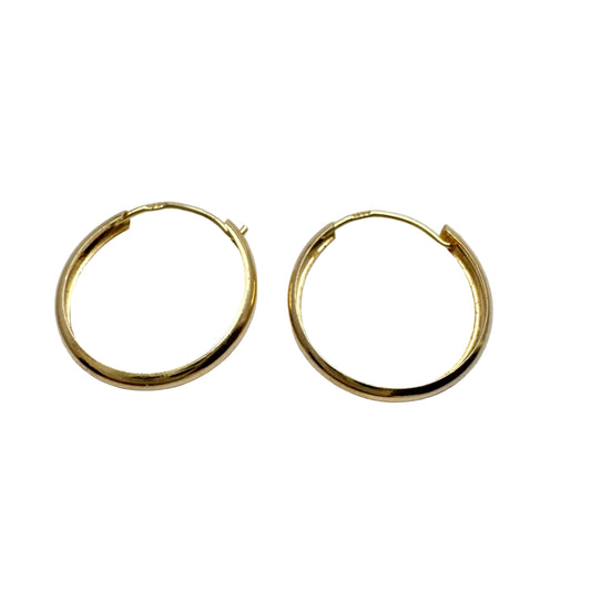 18k Gold Hoop Earrings.