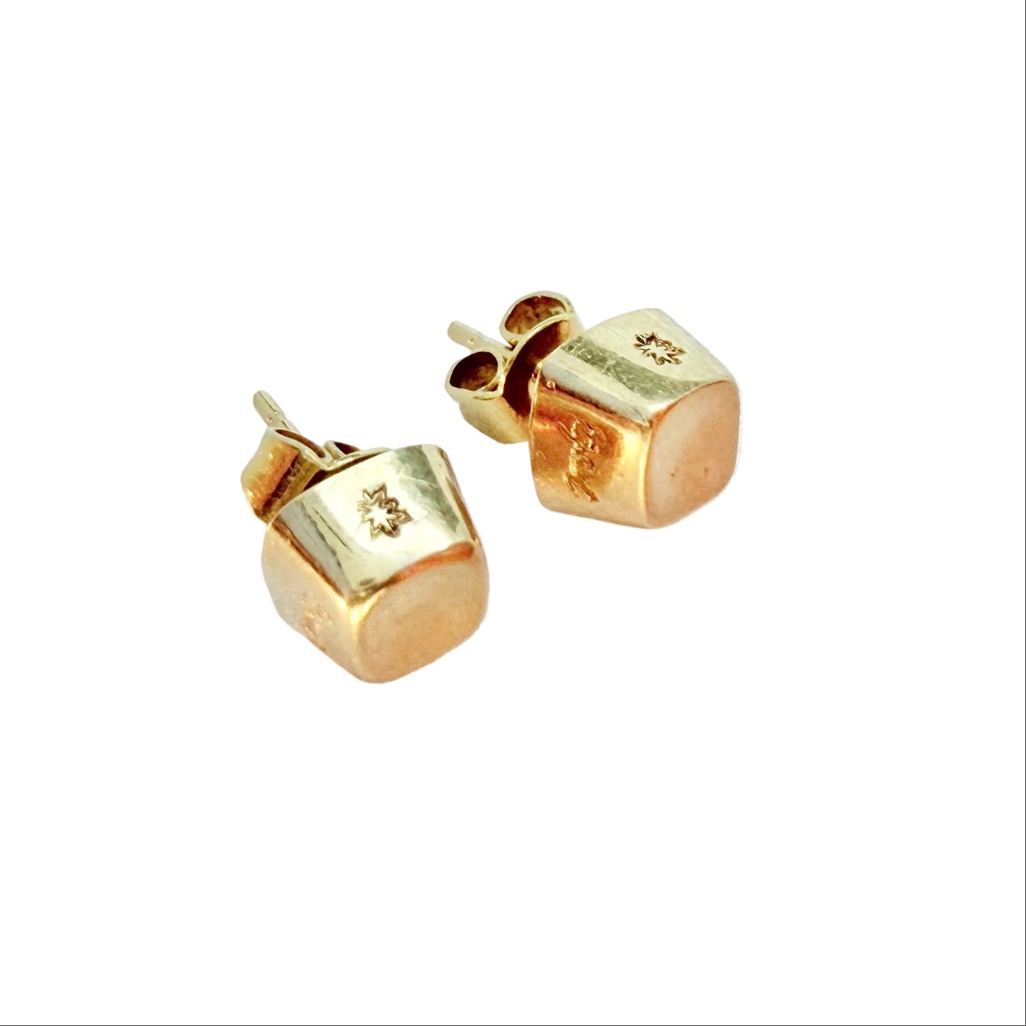 Sigurd Persson for Ateljé Stigbert, Sweden 1950s. Vintage 18k Gold Stud Earrings. Design: Cube.