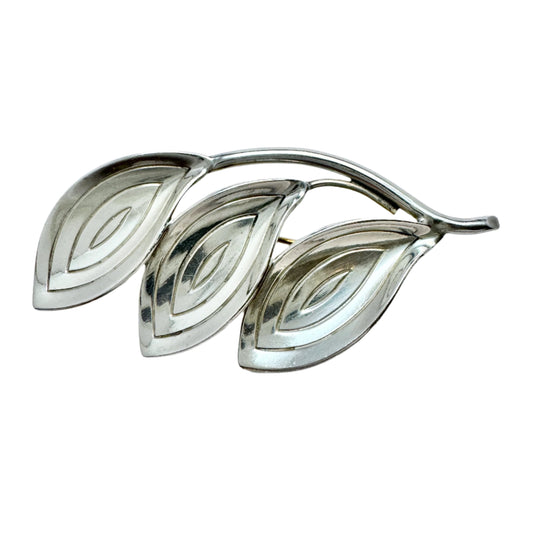 Aarre &amp; Krogh、デンマーク。1950 年代のヴィンテージ スターリング シルバー ブローチ。