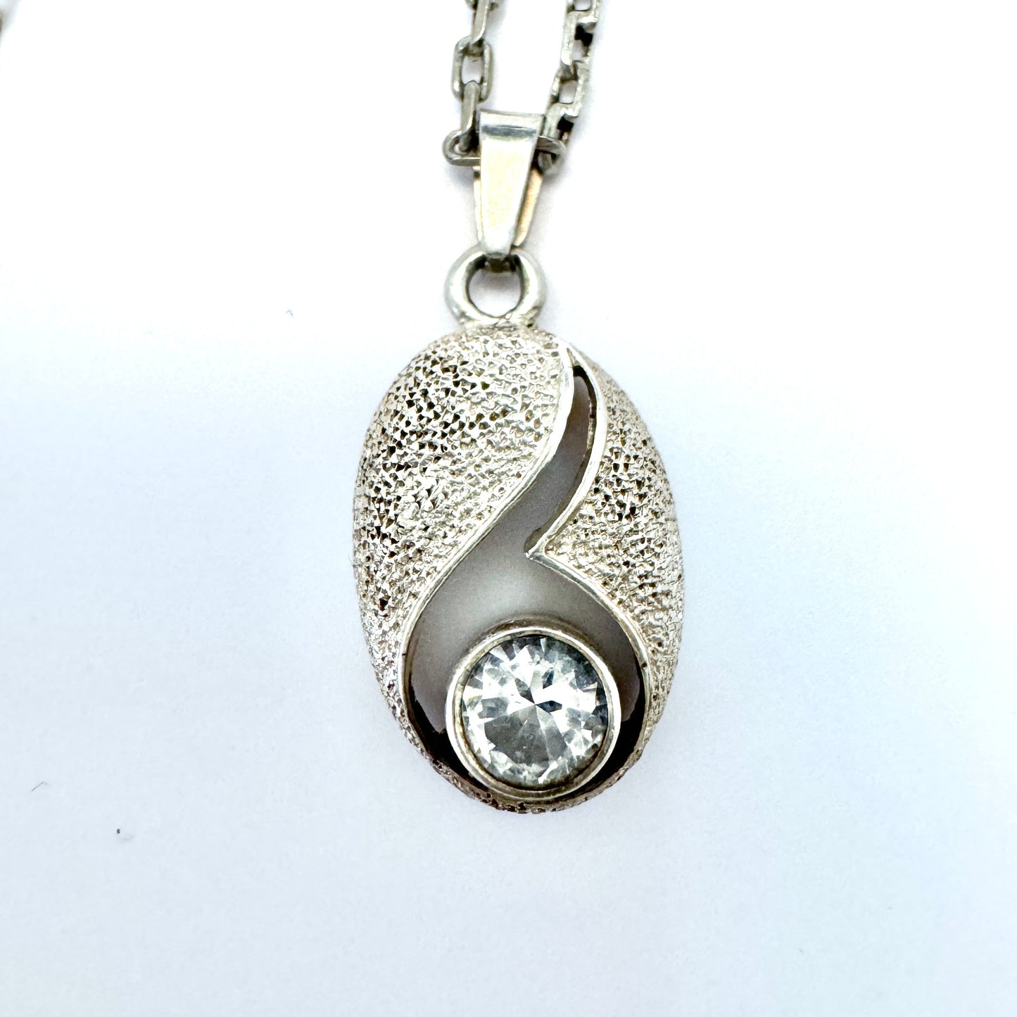 FinnFeelings, Finland. Vintage Sterling Silver Rock Crystal Pendant Necklace.