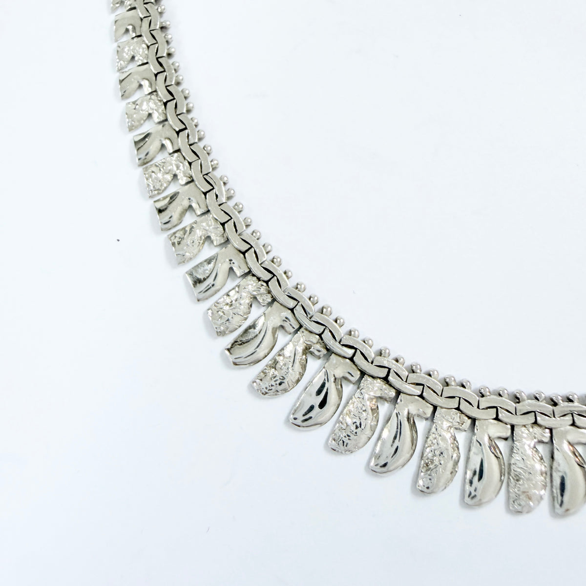 Vintage Solid Silver Necklace. Probably Italy.
