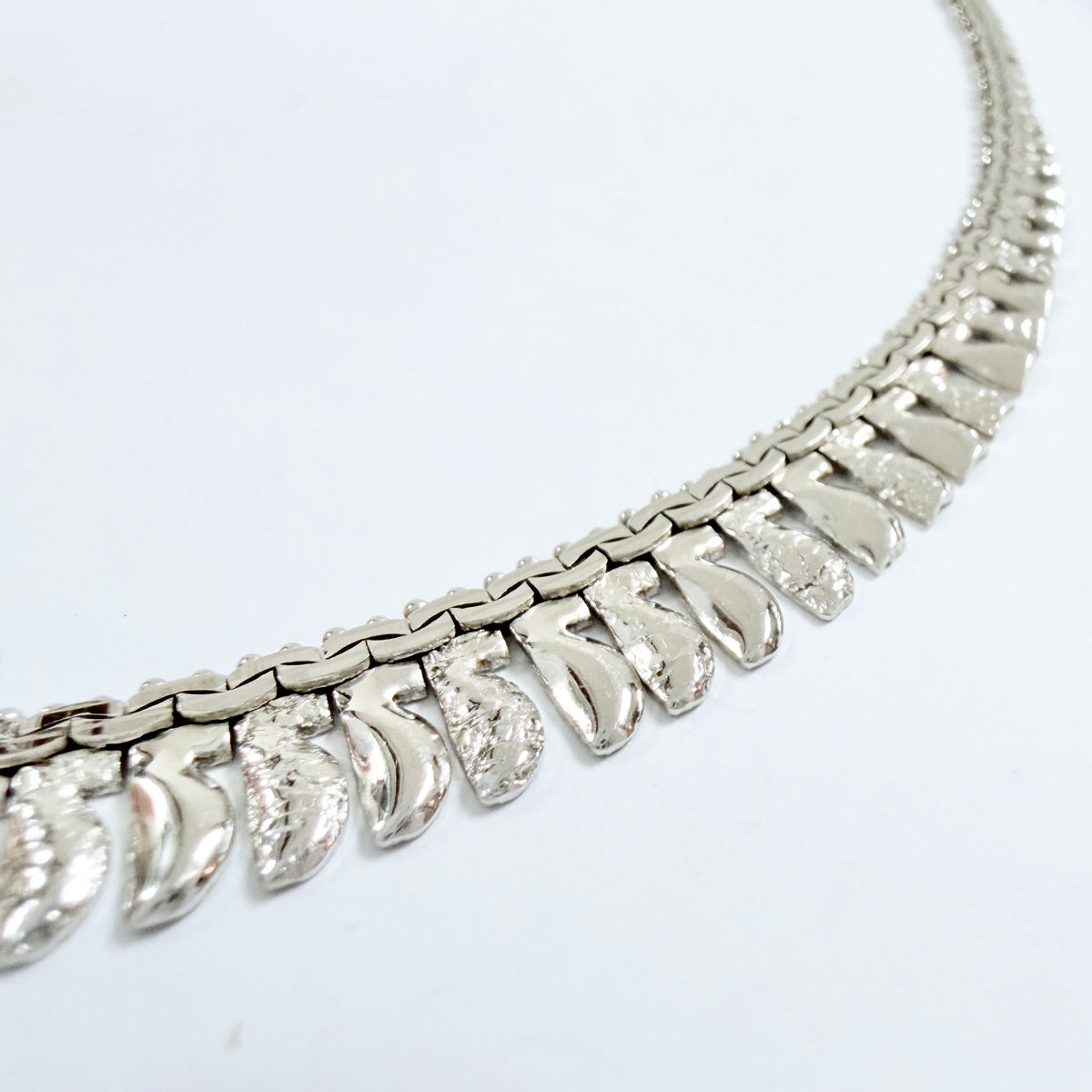Vintage Solid Silver Necklace. Probably Italy.