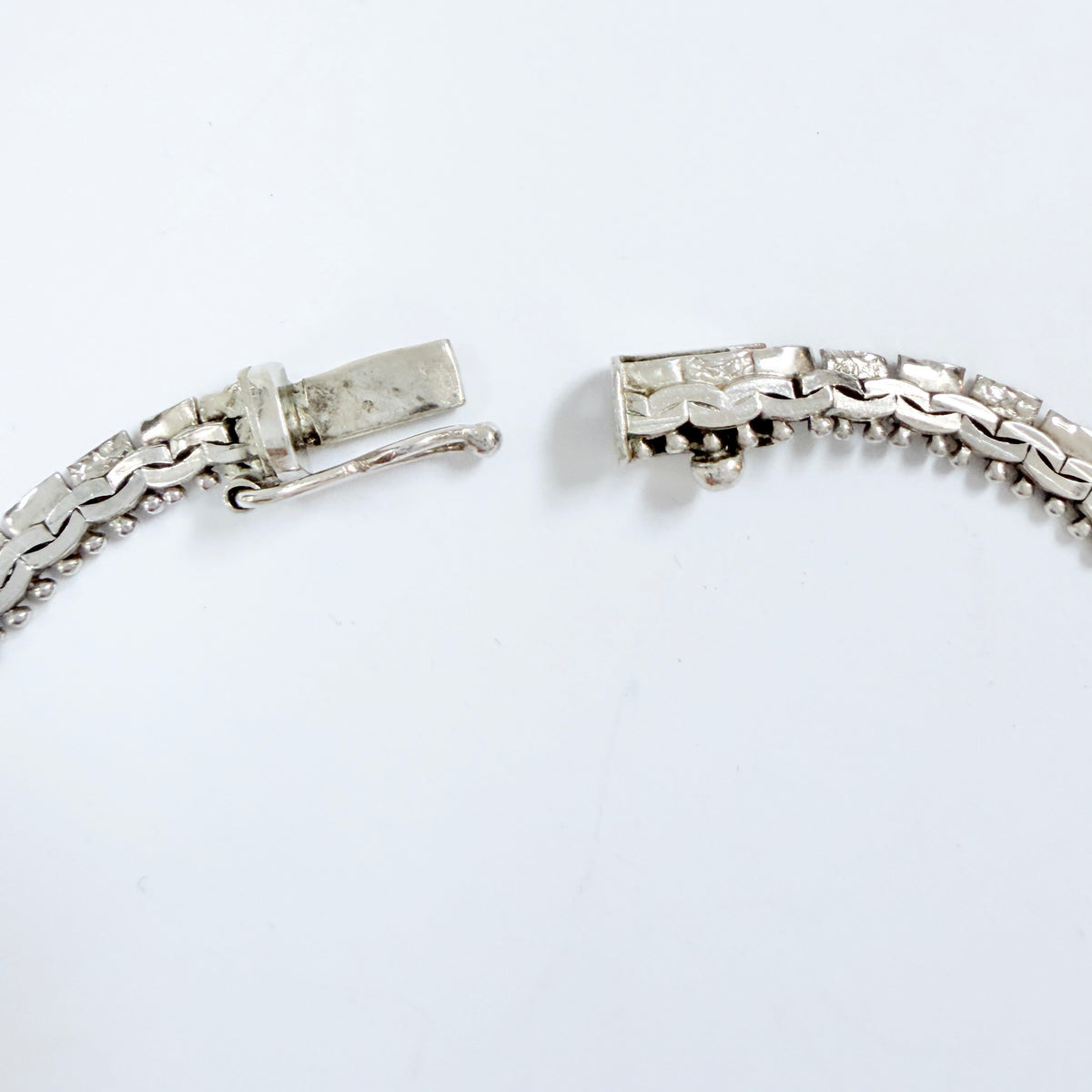 Vintage Solid Silver Necklace. Probably Italy.
