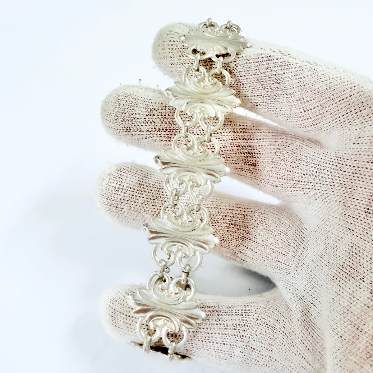 Vintage 1950s Solid Silver Bracelet.
