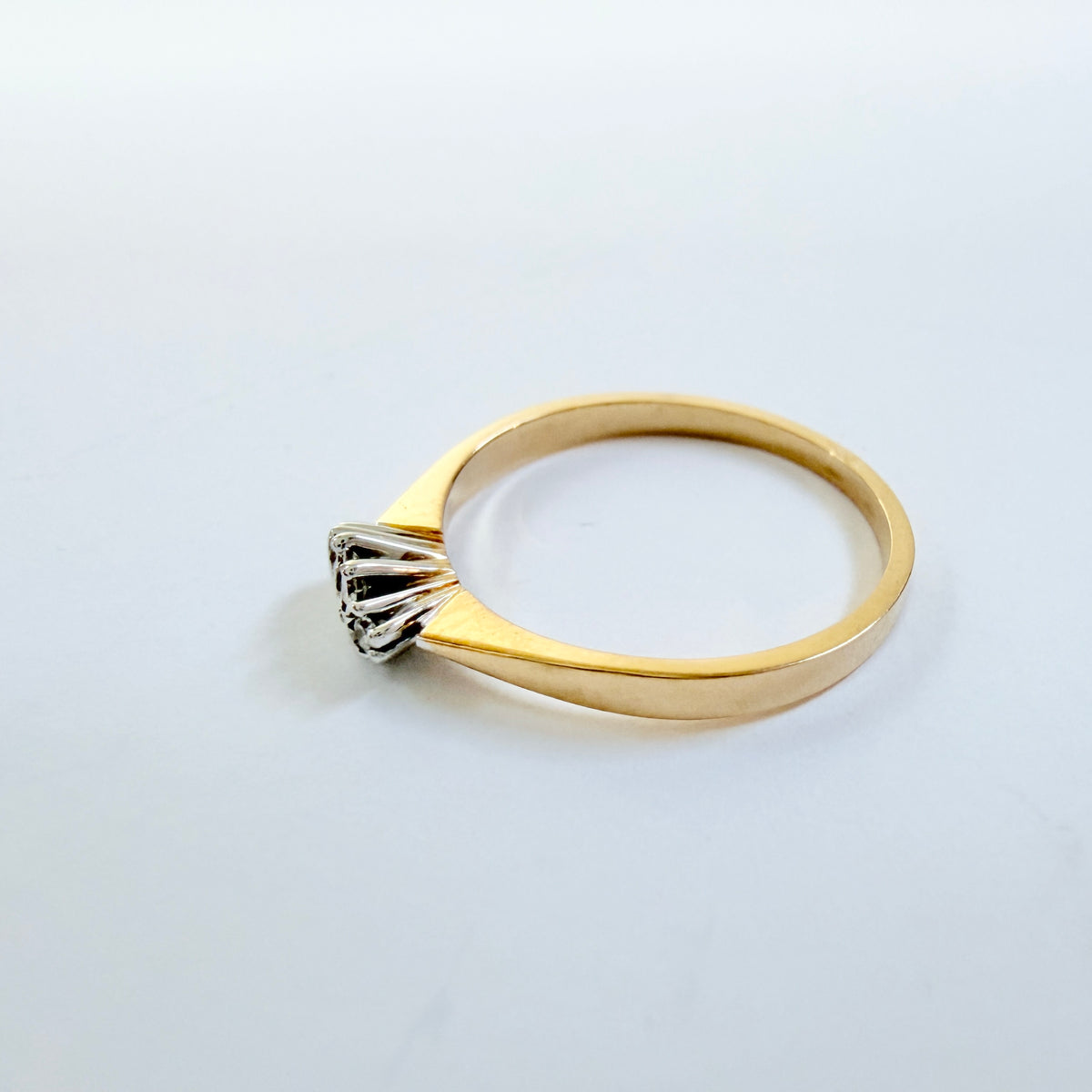 Vintage 18k Gold Diamond Ring.