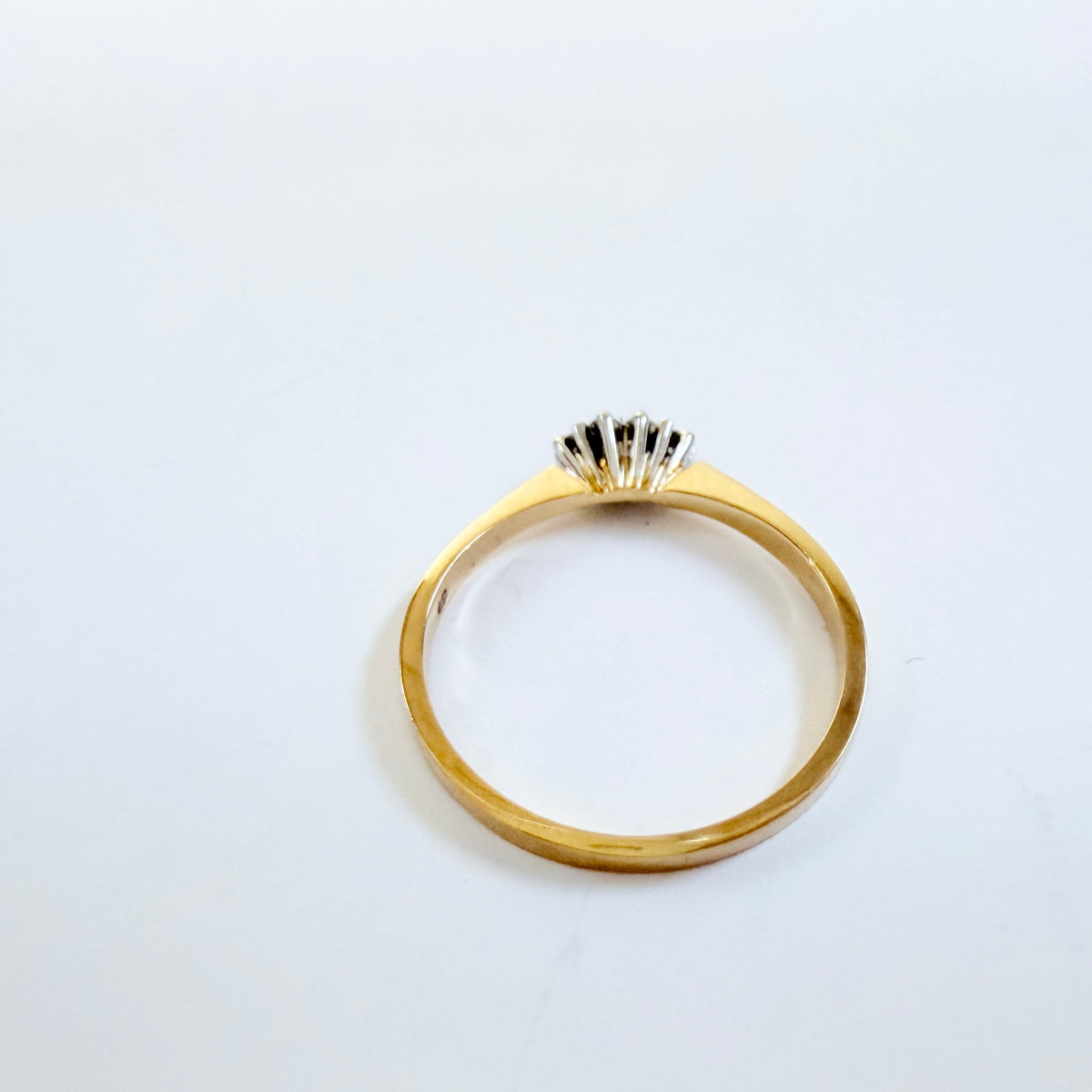 Vintage 18k Gold Diamond Ring.