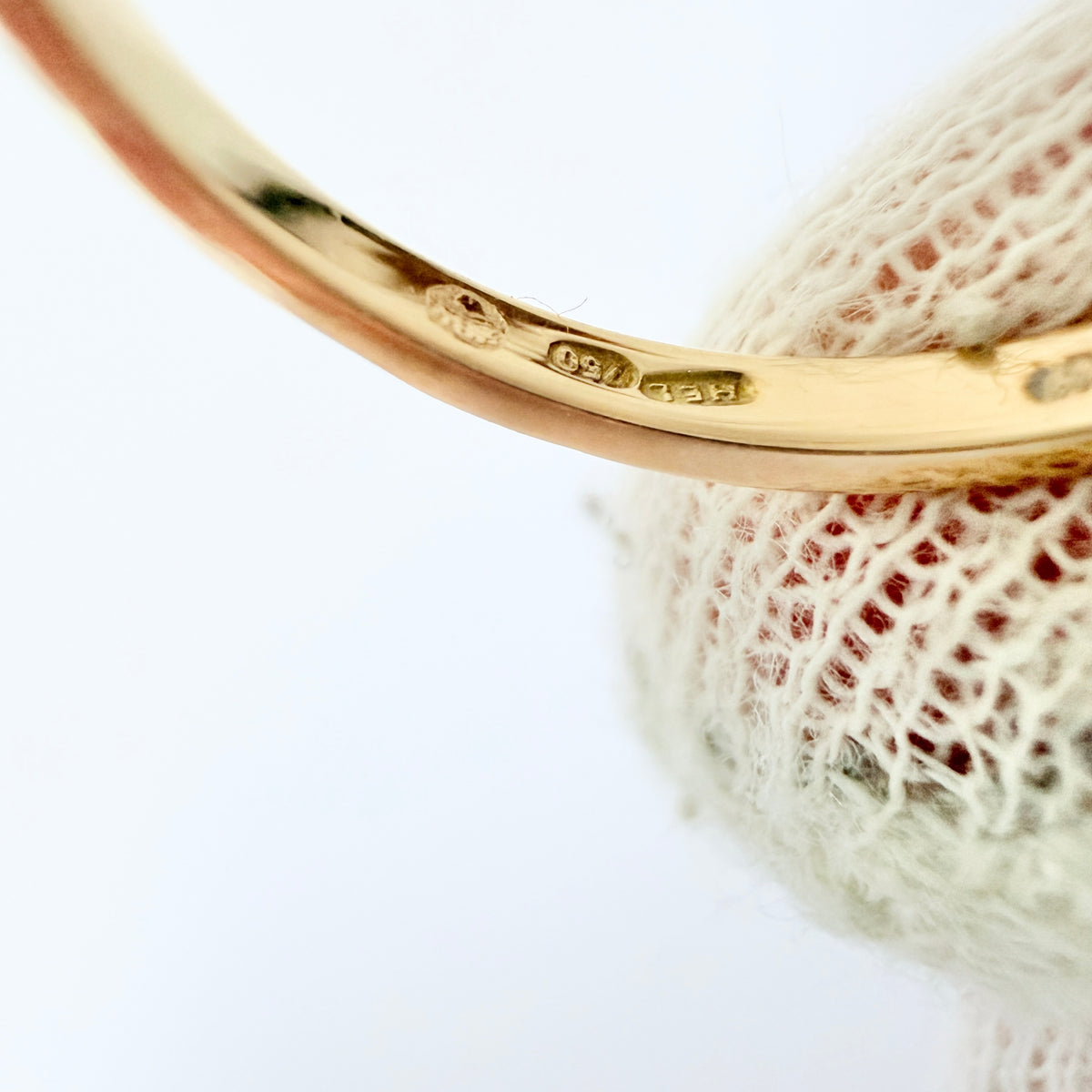 Vintage 18k Gold Diamond Ring.