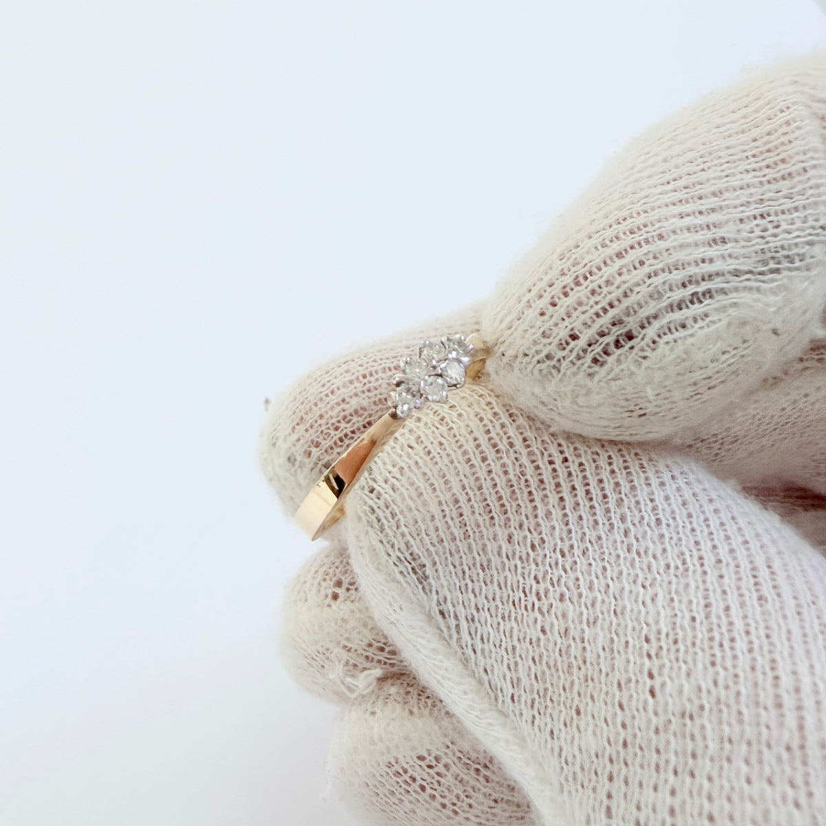 Vintage 18k Gold Diamond Ring.