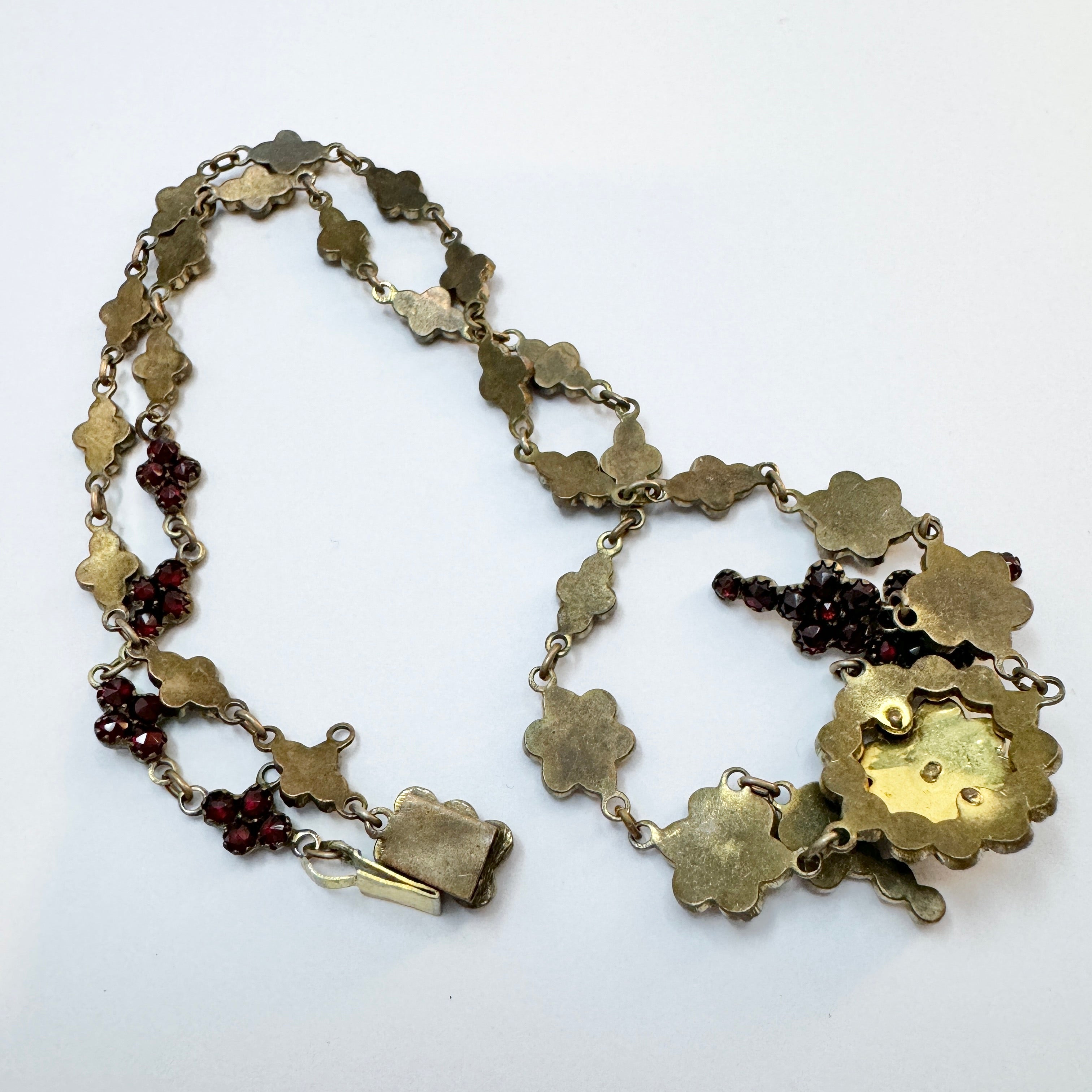 1900 年代初頭。アンティークのボヘミアン ガーネット 金メッキ メタル