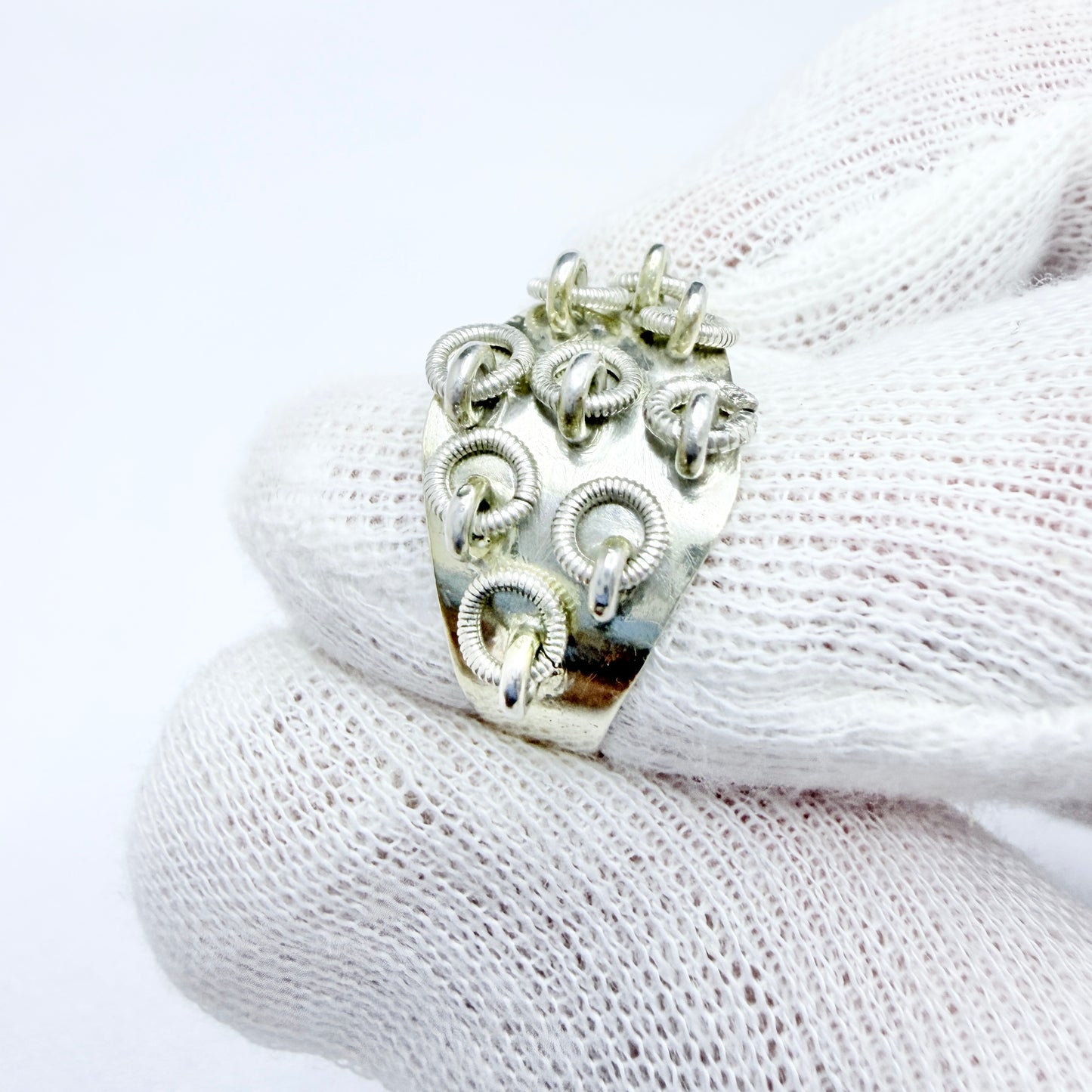 JG Hentzell, Sweden 1904. Antique Solid Silver Traditional Wedding Ring.