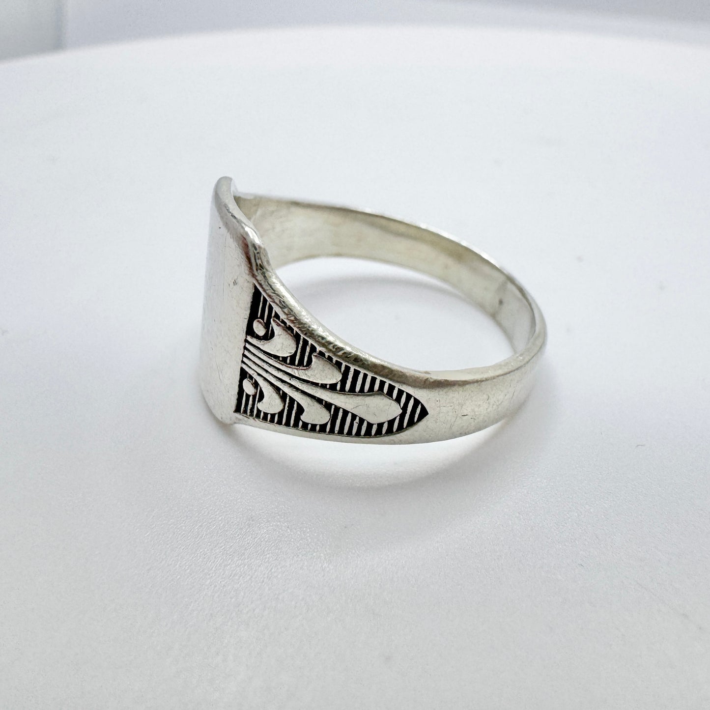 Gustafson & Son, Sweden 1946. Vintage Sterling Silver Signet Unisex Ring.