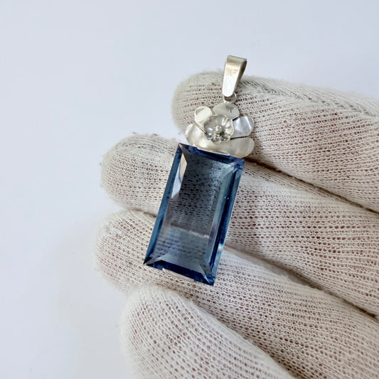 Martin Elmblad, Sweden 1947. Vintage Sterling Silver Blue Glass Pendant.