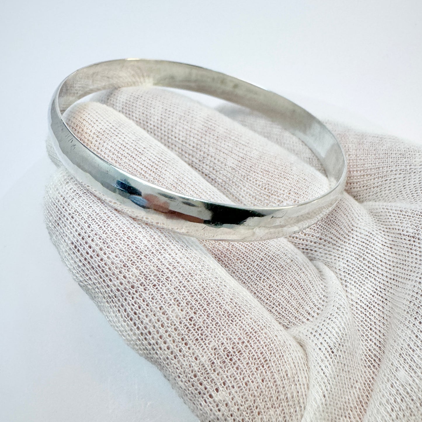 Juhls, Kautokeino, Norway. Vintage Sterling Silver Bangle Bracelet.