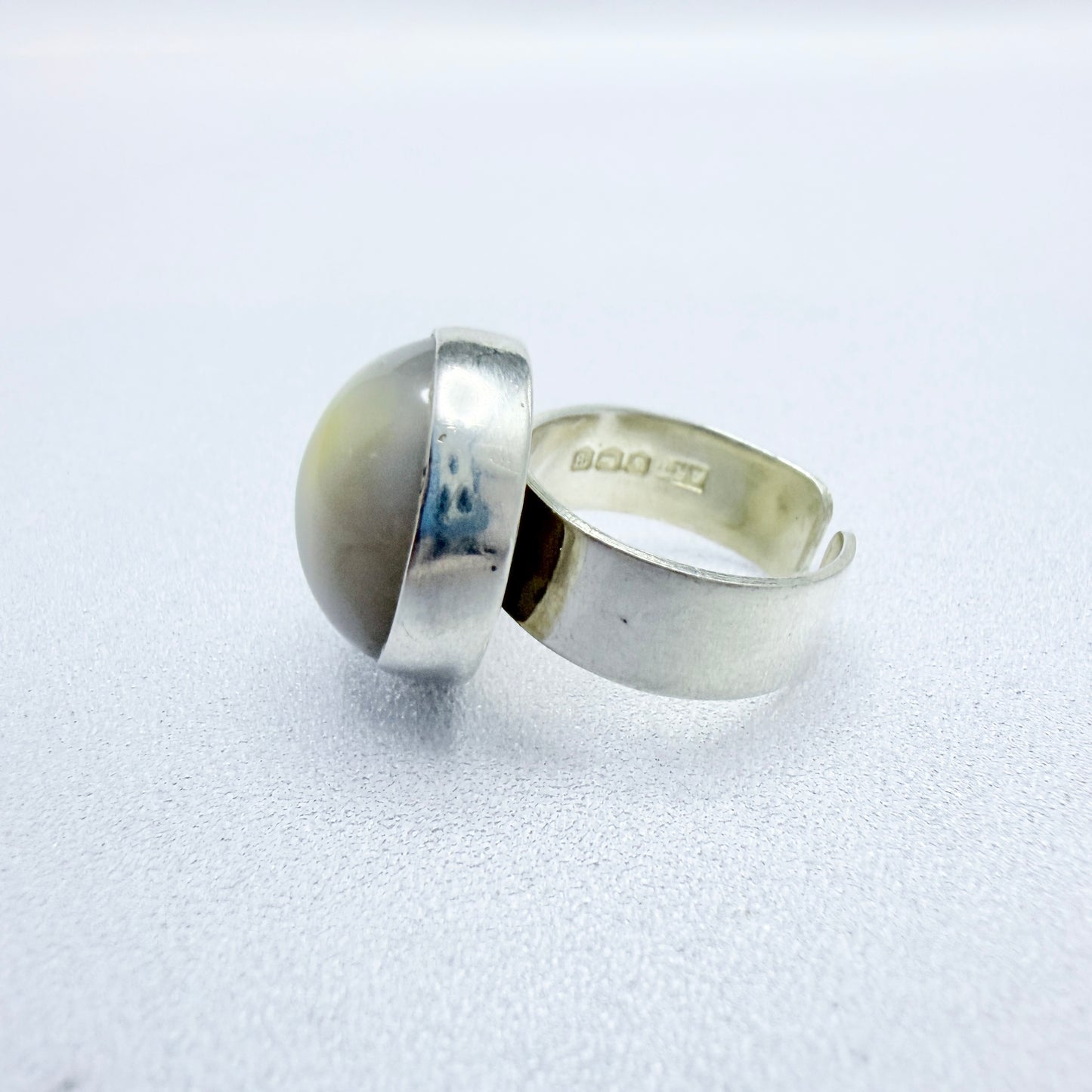 ART, Sheffield 1969. Vintage Sterling Silver Agate Ring.