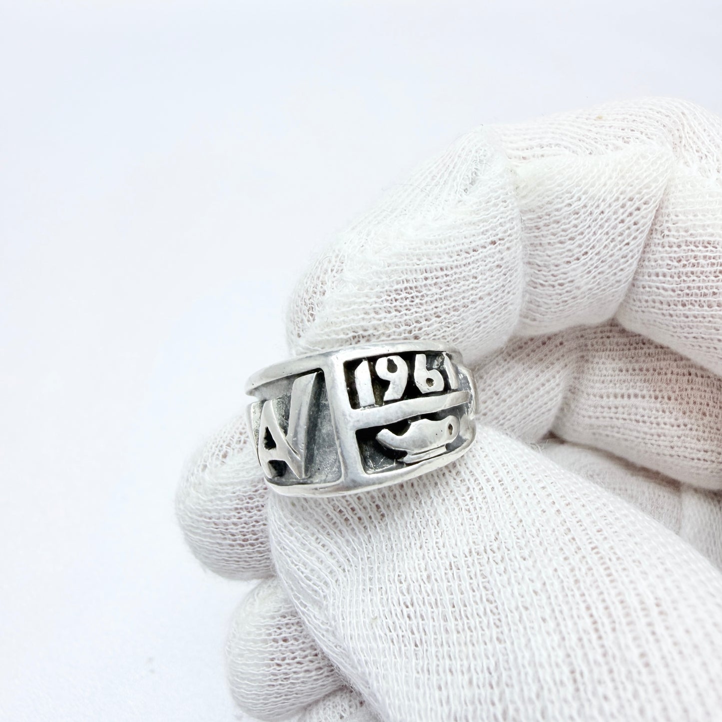 USA 1961. Vintage Handwrought Sterling Silver Class Ring
