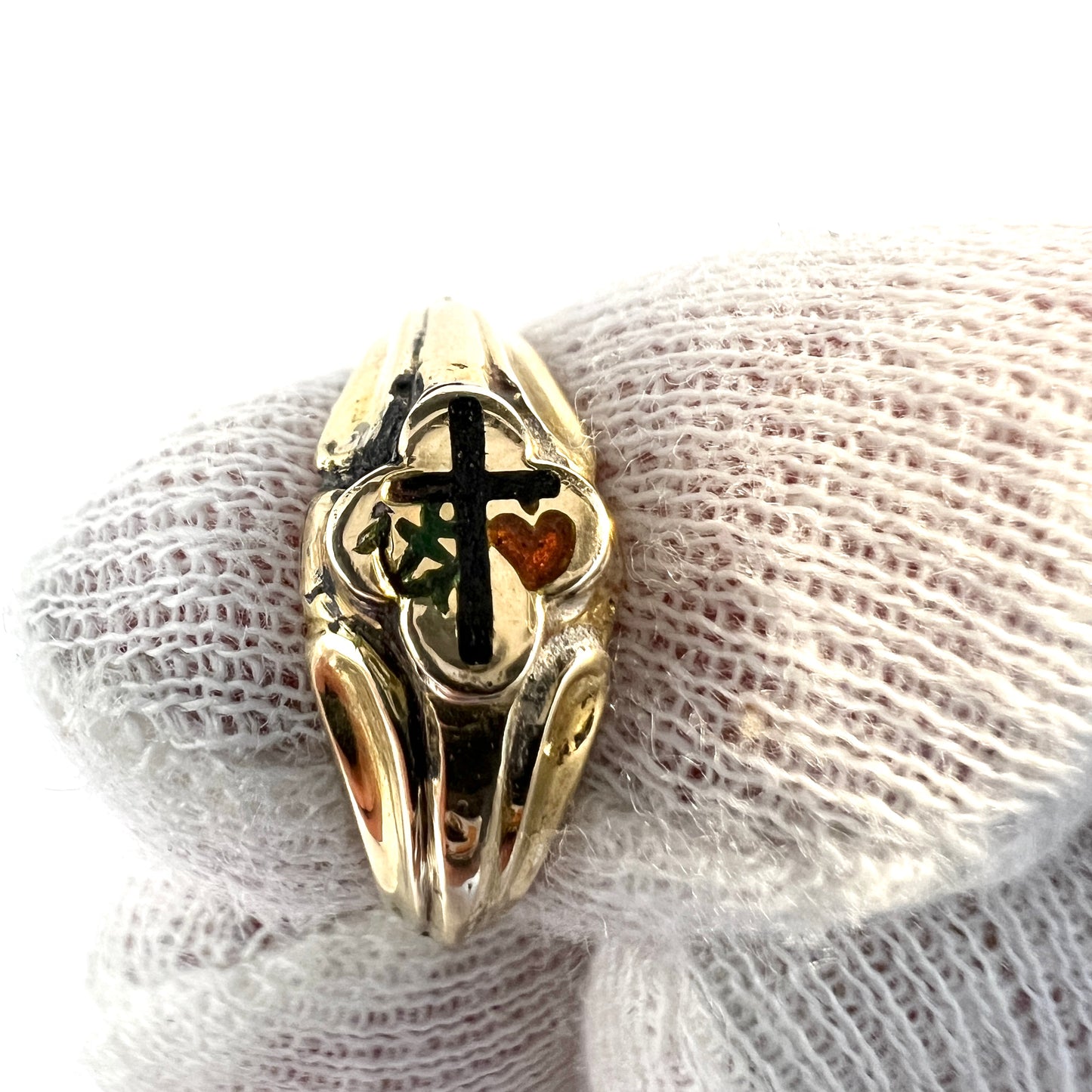 Stockholm year 1856, Victorian 18k Gold Enamel Faith Hope Love Ring