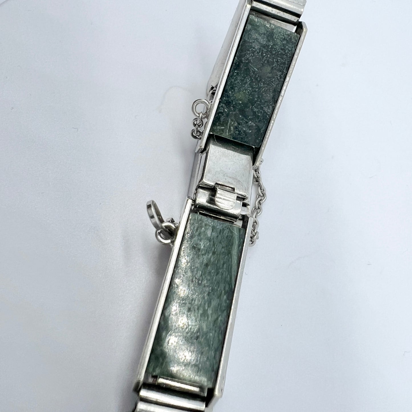 Maker ESP, Vienna Austria 1940-50s. Solid Silver Deep Forest Green Hardstone Bracelet.
