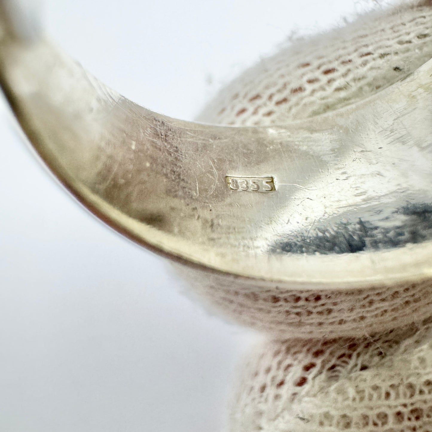 Vintage ca 1970. Bold Modernist Solid Silver Ring.