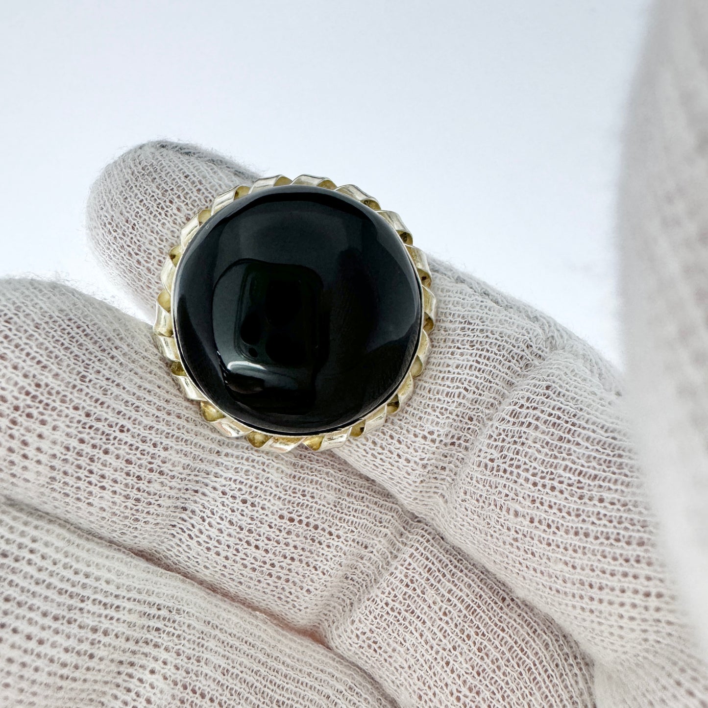 Vintage Sterling Silver Large Onyx Ring.