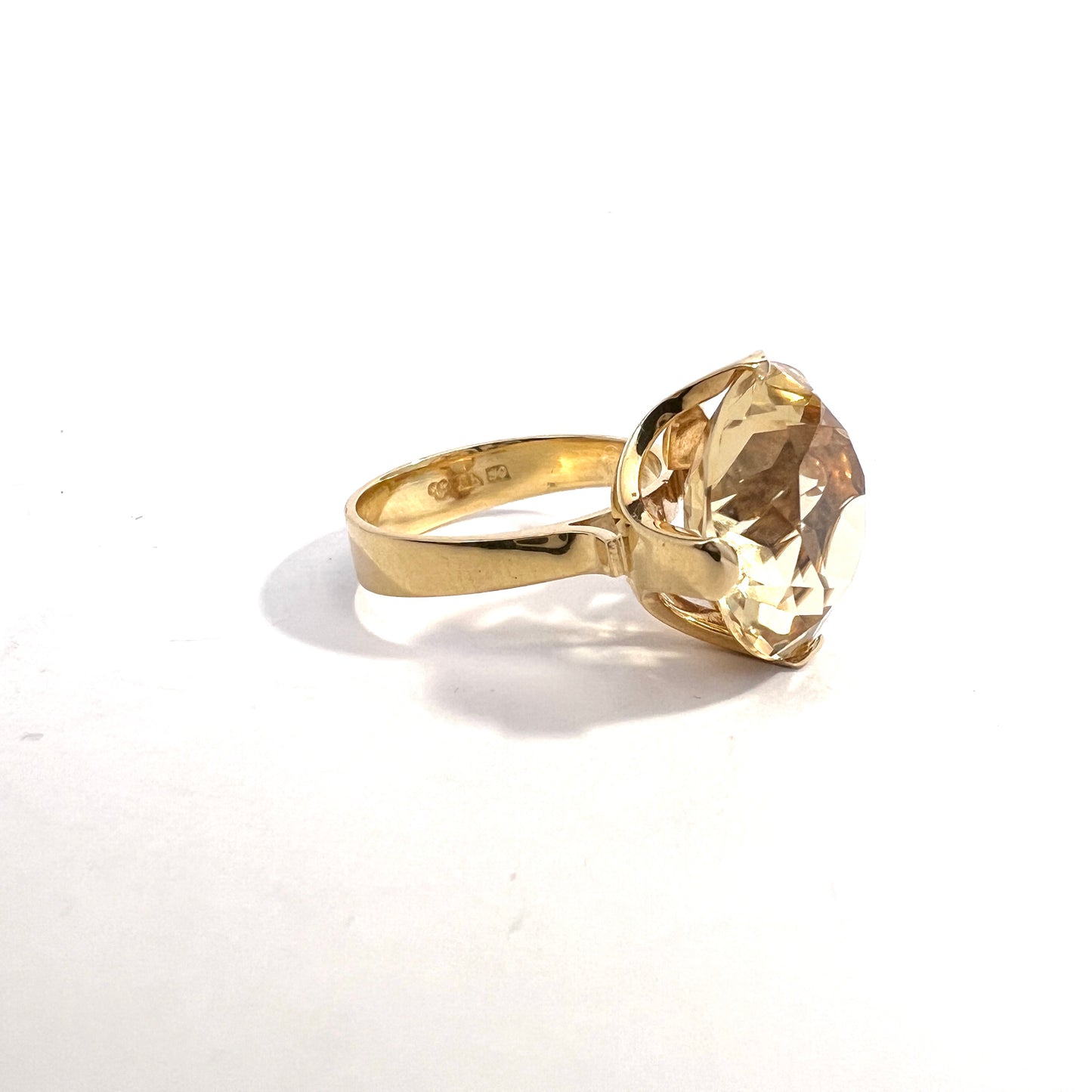 Alton, Sweden 1968. Vintage 18k Gold Citrine Cocktail Ring.