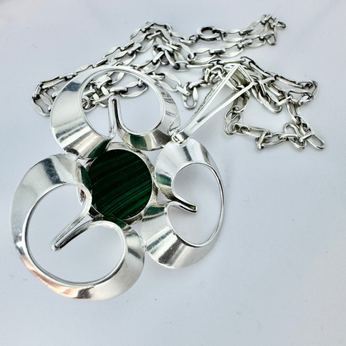 Theresia Hvorslev for Alton, Sweden 1973. Vintage Sterling Silver Malachite Pendant Necklace. Signed.