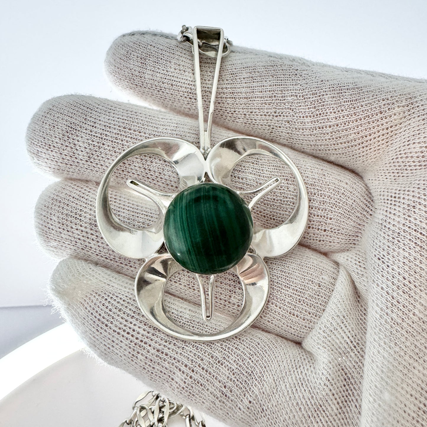 Theresia Hvorslev for Alton, Sweden 1973. Vintage Sterling Silver Malachite Pendant Necklace. Signed.