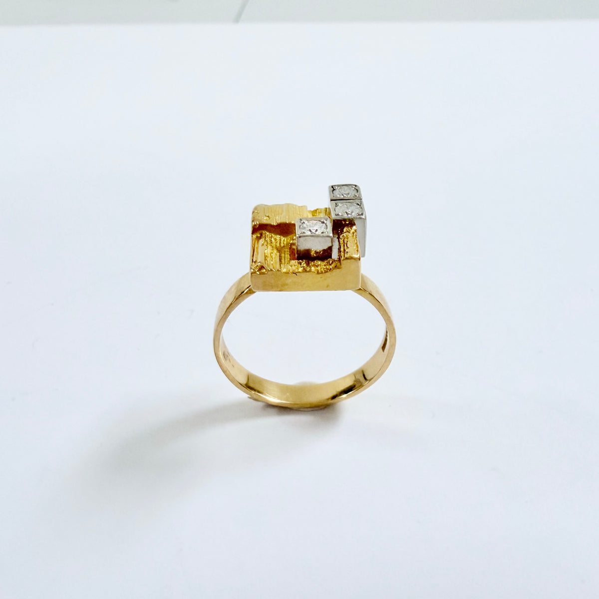 Björn Weckström för Lapponia, Finland 1989. Vintage 18k Gold Diamond Ring. Design: Diamond City.