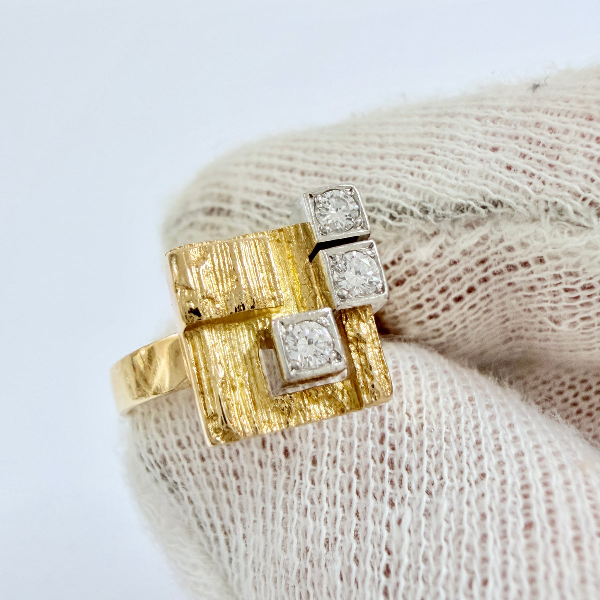 Björn Weckström för Lapponia, Finland 1989. Vintage 18k Gold Diamond Ring. Design: Diamond City.