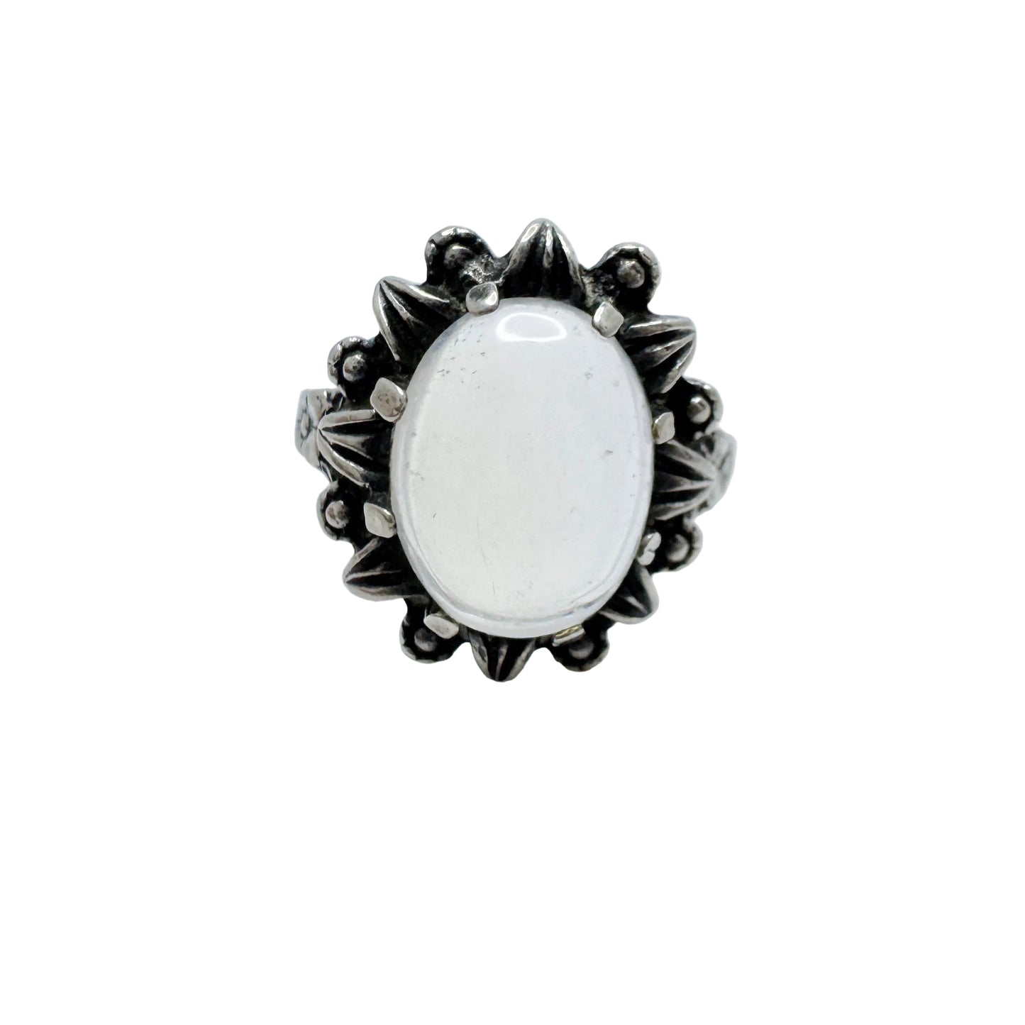 Vintage 1940-50s Solid Silver Moonstone Ring.