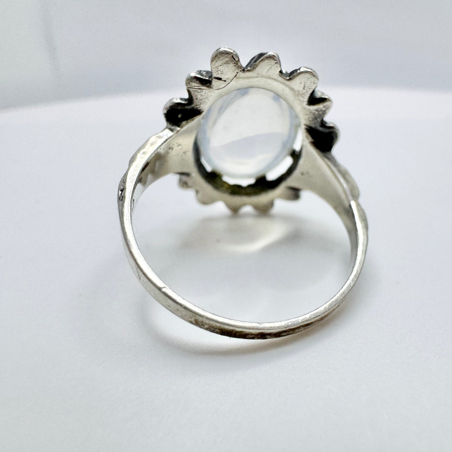 Vintage 1940-50s Solid Silver Moonstone Ring.