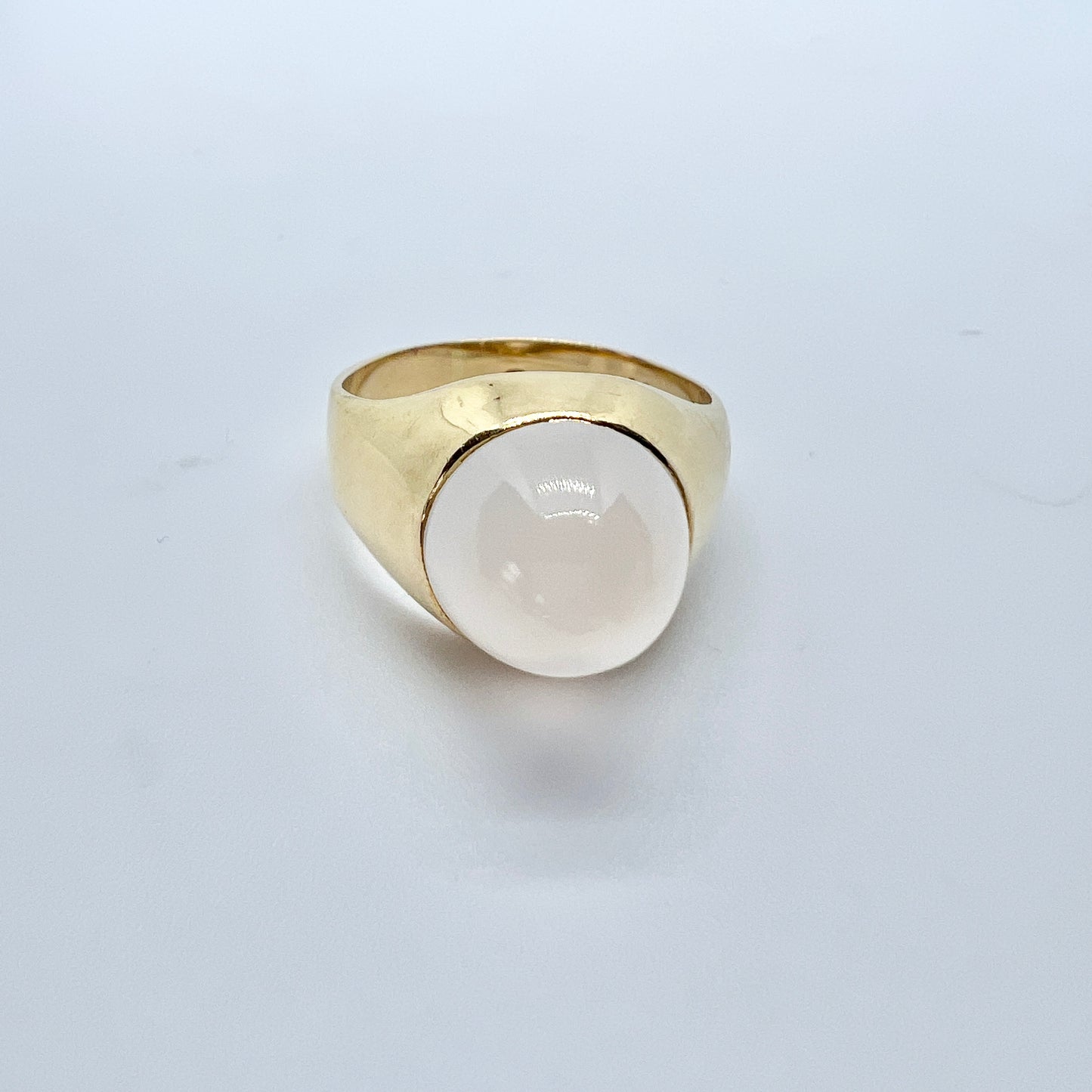 Vintage 1960s. 18k Gold Moonstone Ring.